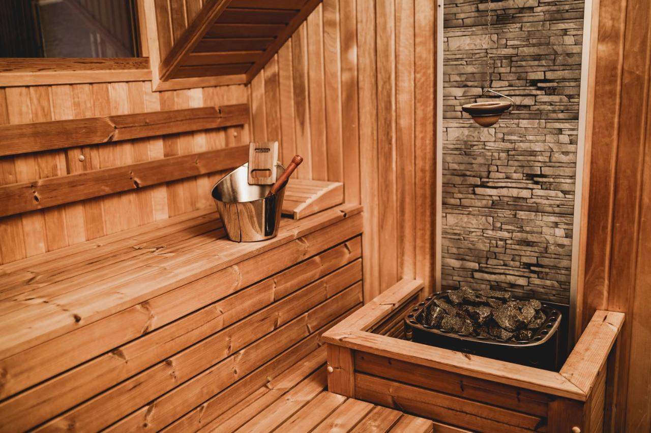 River Retreat Otel Lotrioara Dış mekan fotoğraf