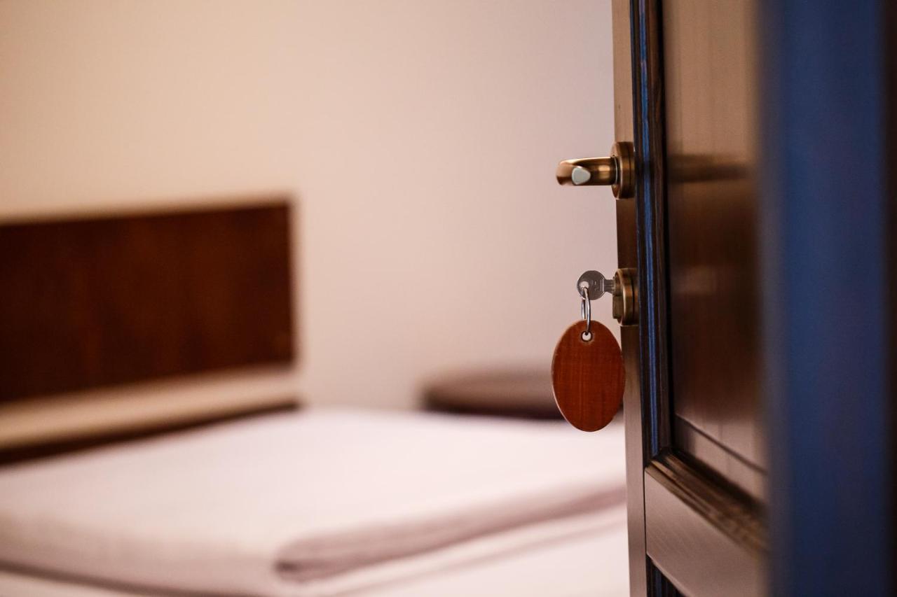 River Retreat Otel Lotrioara Dış mekan fotoğraf