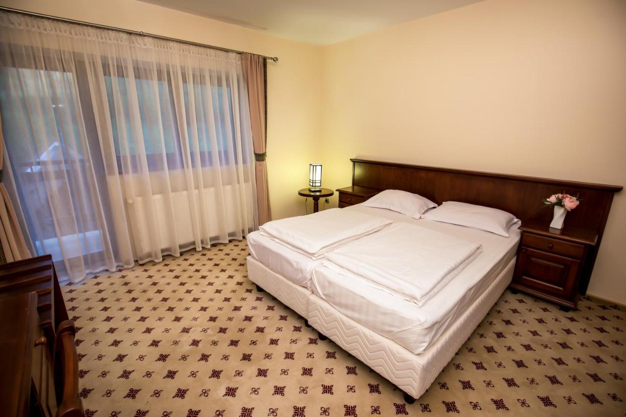 River Retreat Otel Lotrioara Dış mekan fotoğraf