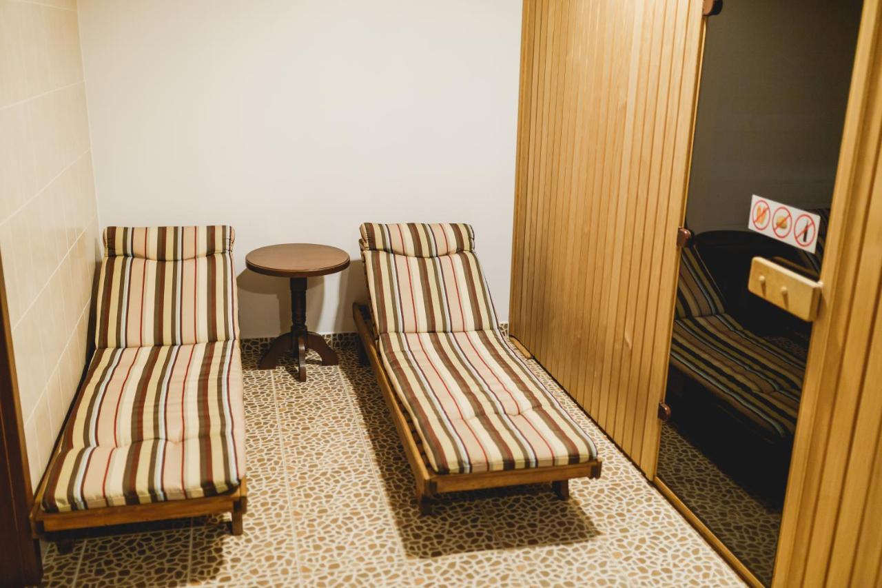 River Retreat Otel Lotrioara Dış mekan fotoğraf