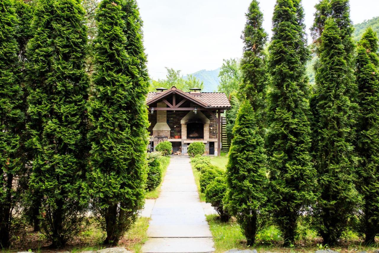 River Retreat Otel Lotrioara Dış mekan fotoğraf
