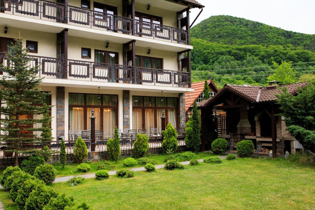 River Retreat Otel Lotrioara Dış mekan fotoğraf