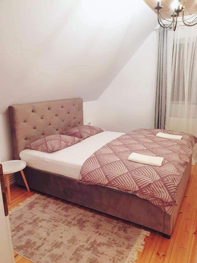 River Retreat Otel Lotrioara Dış mekan fotoğraf